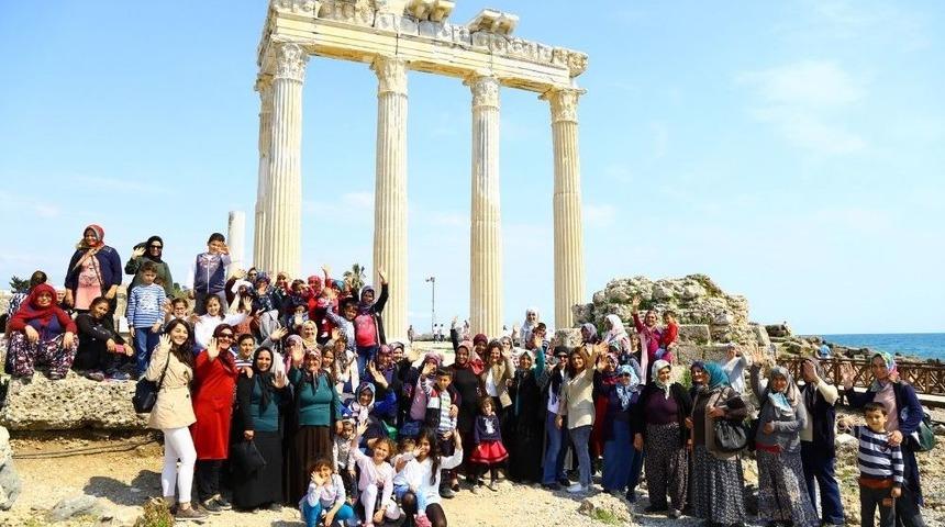 15 G&uuml;nde Bin 12 Kadın Manavgat&rsquo;ı Gezdi