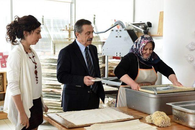 Yeni Yıl Tebrik Kartları Sukurusu’ndan