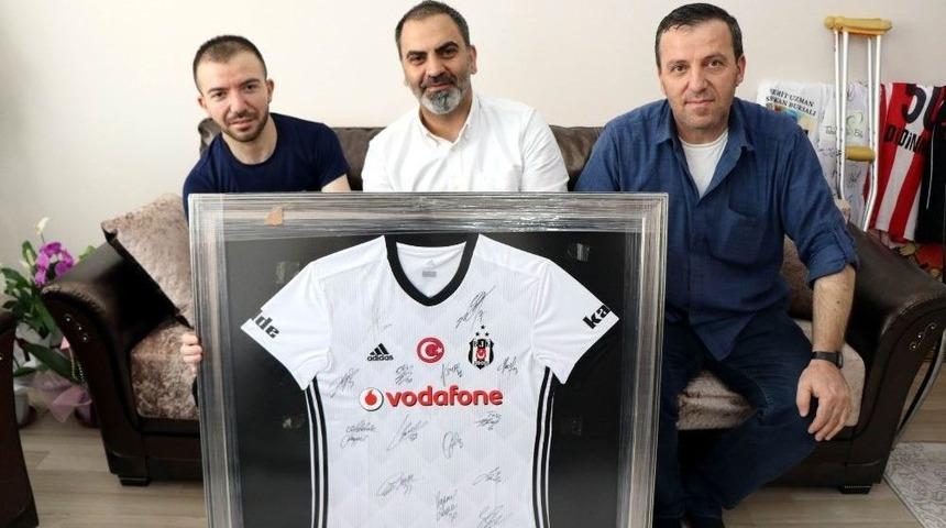 Beşiktaş Kul&uuml;p Başkanı Orman&rsquo;dan Afrin Gazisine Anlamlı Hediye