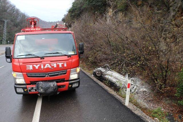 Ters Dönen Otomobilden Sağ Çıktılar: 2 Yaralı