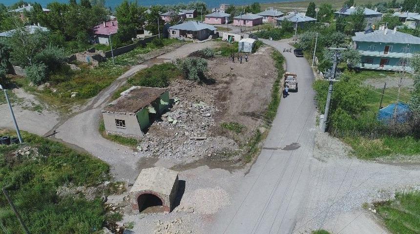 Tuşba&rsquo;da Parkı Olmayan Mahalle Kalmıyor