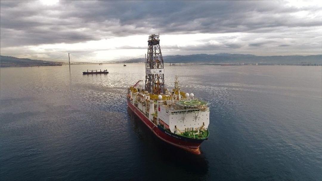 (&ouml;zel Haber) T&uuml;rkiye&rsquo;nin İlk Aktif Sondaj Gemisi &rsquo;deepsea Metro-2&rsquo; Havadan G&ouml;r&uuml;nt&uuml;lendi