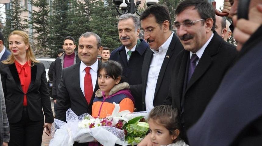 Bakan T&uuml;fenkci: "tunceli&rsquo;deki İstihdam Potansiyeli Doğu Ve G&uuml;neydoğu Anadolu&rsquo;ya Model Oluşturacak"