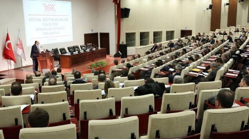 Eğitim Fak&uuml;ltesi Dekanı Gen&ccedil;, Dekanlar Konseyi &Uuml;yeliğine Se&ccedil;ildi