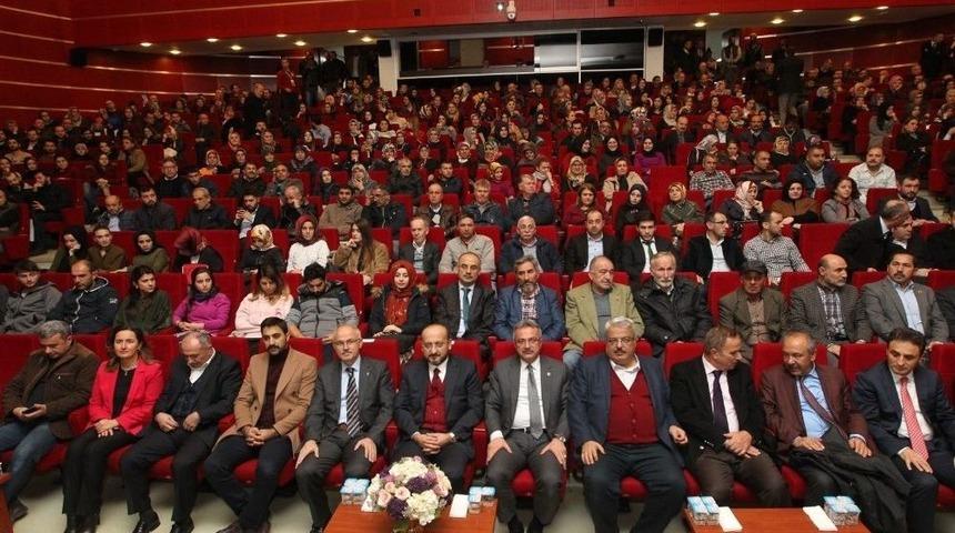 Yal&ccedil;ın Akdoğan Gebze&rsquo;de Konferans Verdi