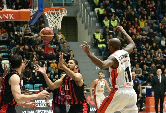 Tahincioğlu Basketbol Süper Ligi: Muratbey Uşak: 68 - Eskişehir Basket: 81
