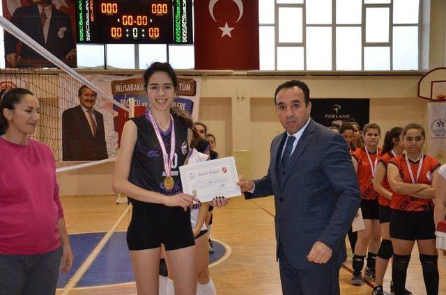 Okul Sporları Voleybol Genç Kızlar A Grubu Müsabakaları Sona Erdi