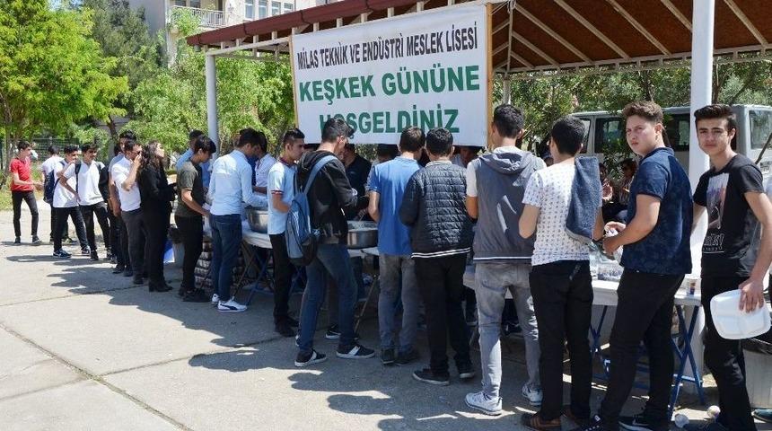 Milas&rsquo;ta &Ouml;ğrenciler Geleneksel Keşkek G&uuml;n&uuml;nde Buluştu