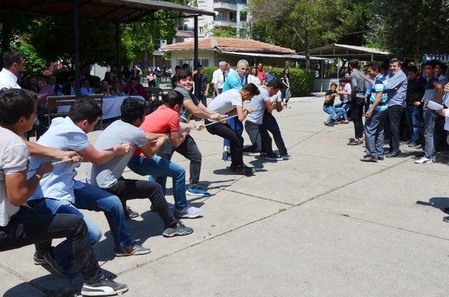 Milas&rsquo;ta &Ouml;ğrenciler Geleneksel Keşkek G&uuml;n&uuml;nde Buluştu 3