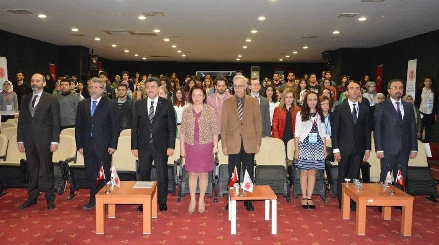 3. Biyoteknoloji Sempozyumu&rsquo;nda Kanserden Korunmanın Yolları Anlatıldı