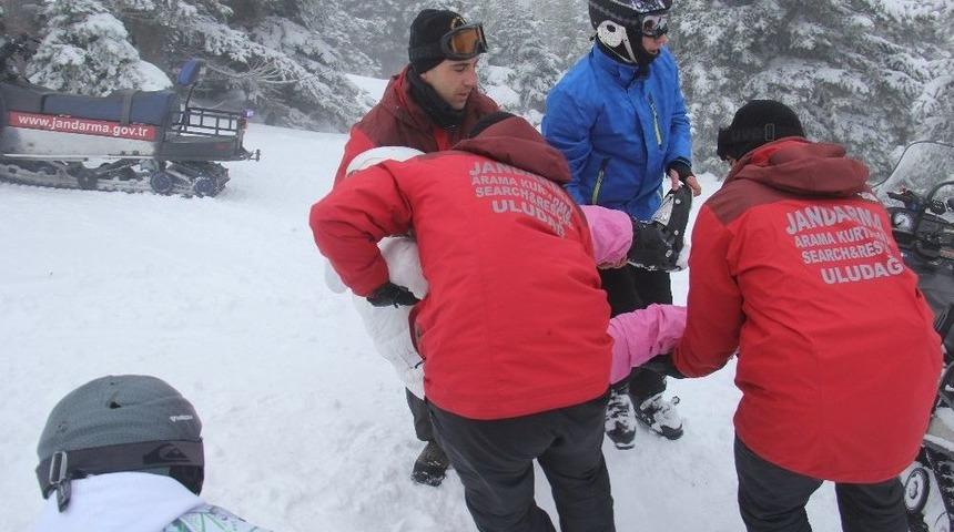 Kayak Yaparken Dengesini Kaybedip Yaralandı