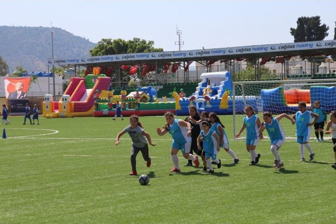 İsmail Altındağ Anısına &Ccedil;ocuk Futbol Festivali D&uuml;zenlendi