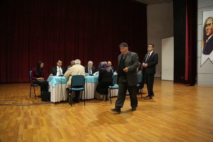 Vali Kamçı Vatandaşların Sorunlarını Dinledi G5