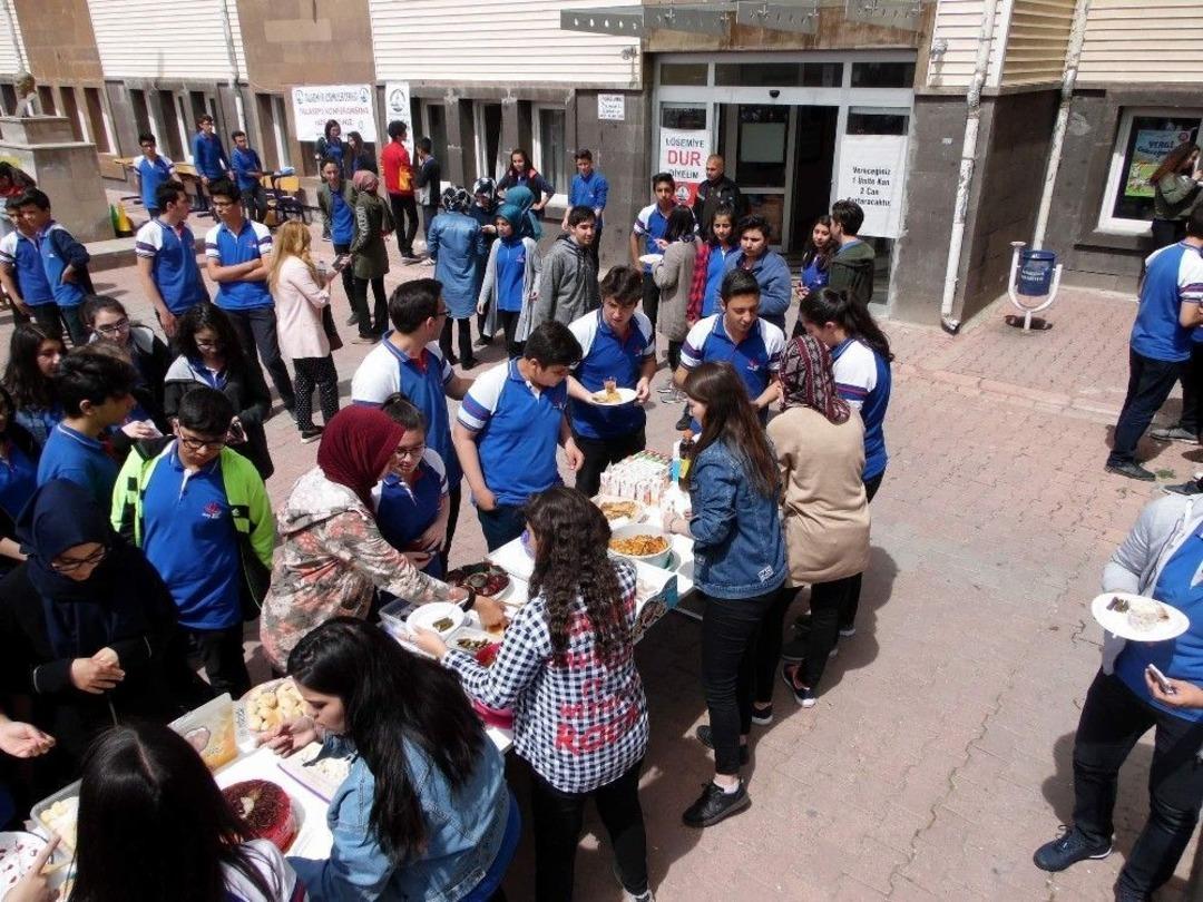 Talasemi Ve L&ouml;semili Hastaları Yararına Kermes Ve Sergi