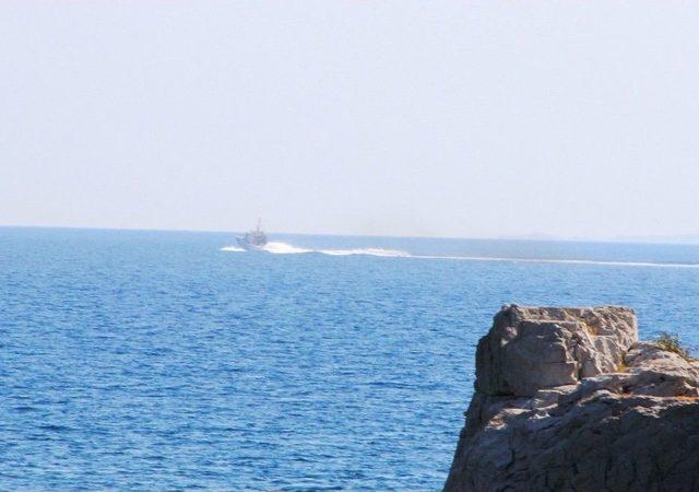 Yunanistan’a Kaçmak İsteyen Fetö’cü Eski Hakimlerin De Bulunduğu Tekne Kayalıklara Çarptı