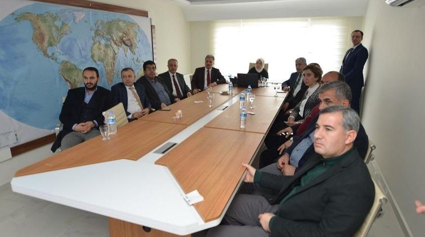 &Ccedil;alık Yeşilyurt Belediyesinin Yatırımlarını İnceledi