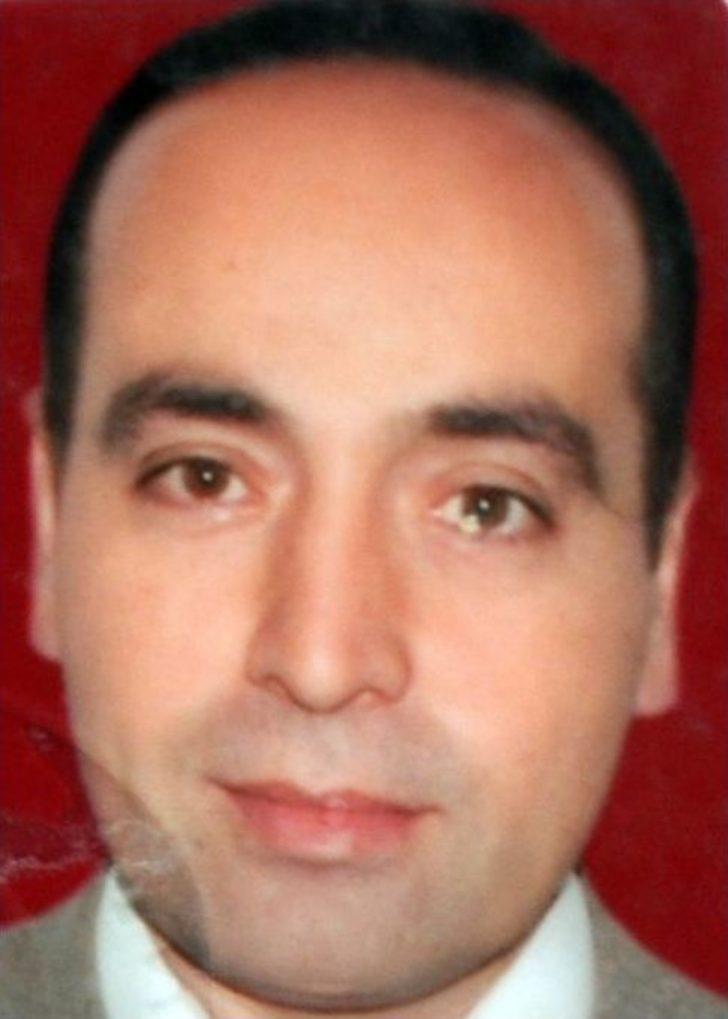 Otomobil, Otobüse Çarptı: 1 Ölü, 1 Yaralı G5