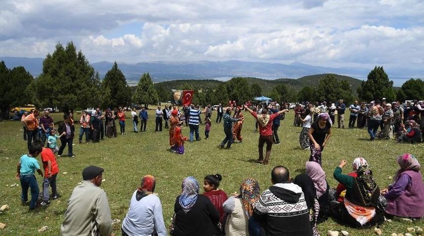 Isparta Senirkent&rsquo;te Y&ouml;r&uuml;k Ş&ouml;leni