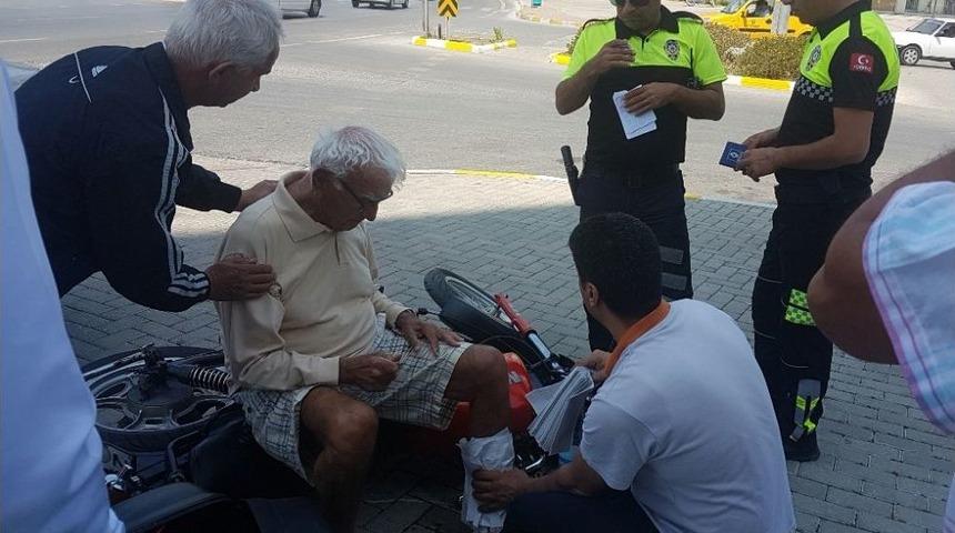 Motosikletin Altında Kalan Yaşlı Adam Yaralandı