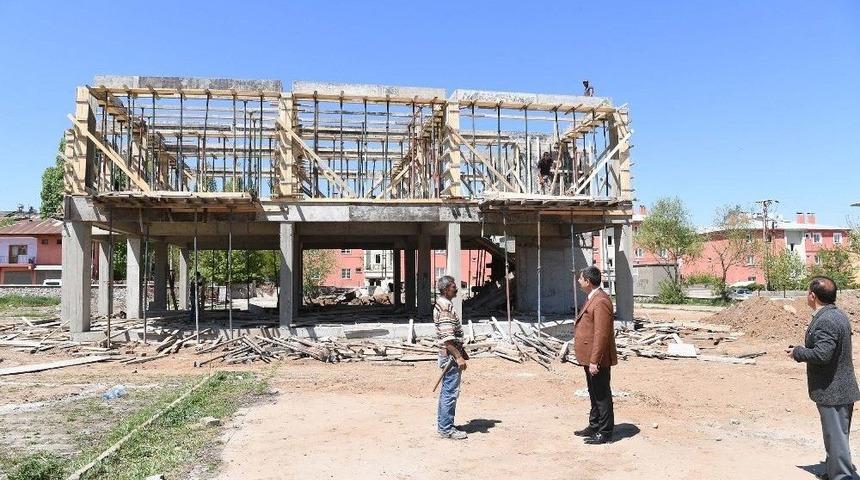 Zafer Mahallesi Bilgi Evi Hızla Y&uuml;kseliyor