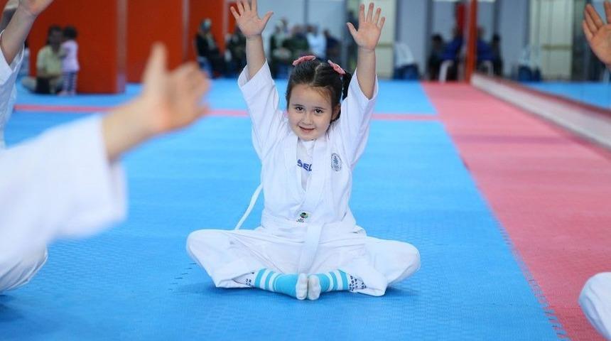 Sel&ccedil;uklu&rsquo;da Yaz Spor Okulları Başladı