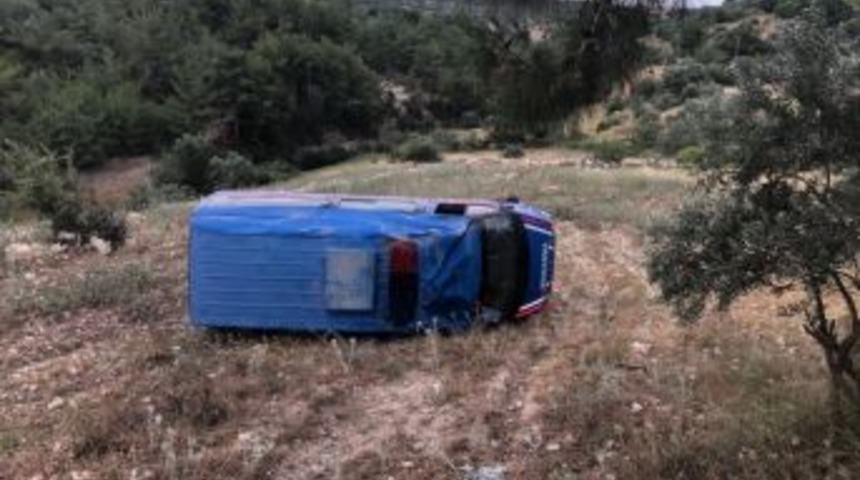 Tarsus&rsquo;ta Jandarma Aracı Devrildi: 1 Yaralı