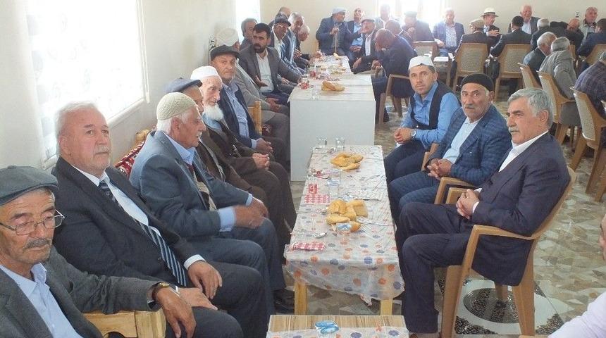 Hasene Aşiretinin &Ouml;nde Geleni İ&ccedil;in Mevlit Yemeği