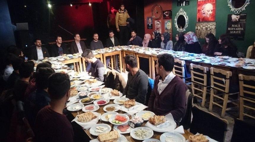 Kaymakam &Ouml;zt&uuml;rk, &Ouml;ğrencilerle Bir Araya Geldi