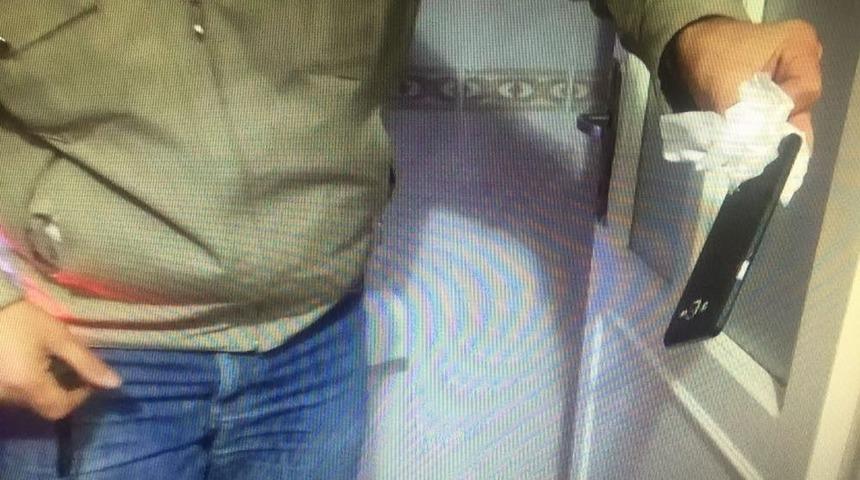 Gaybubet Evinde Saklanan Fetö’cü Bylock Kurulu Telefonu Tuvalete Attı