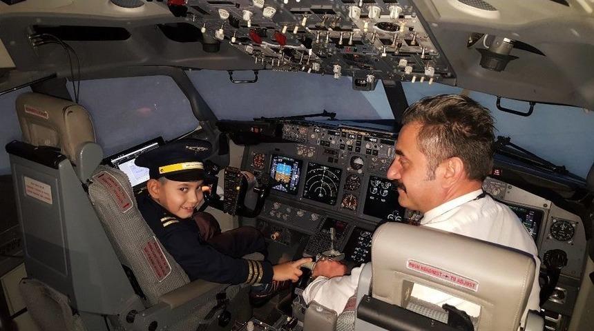 (&ouml;zel Haber) 8 Yaşındaki Sp Hastası Ayg&uuml;n&rsquo;&uuml;n Pilotluk Hayali Ger&ccedil;ek Oldu