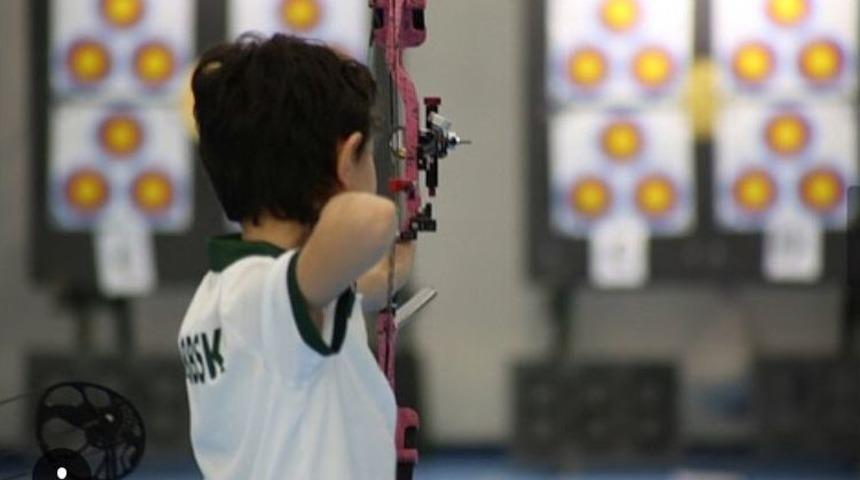 İsteyen Her Manisalı Ok Atacak