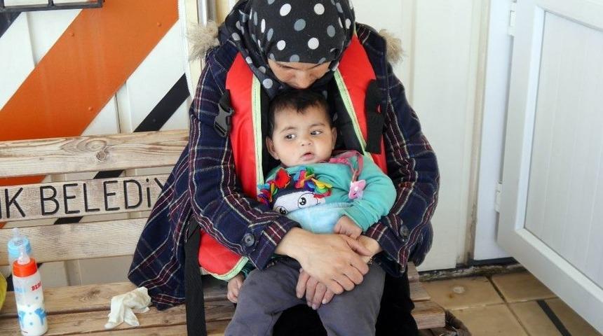 &Ccedil;anakkale&rsquo;de 143 Ka&ccedil;ak G&ouml;&ccedil;men Yakalandı