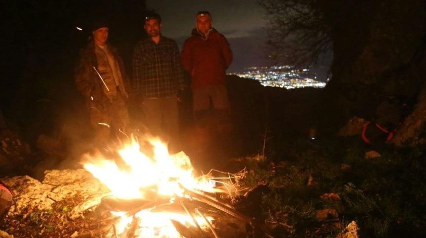 Dağcılardan Spil&rsquo;e Gece Mesaisi