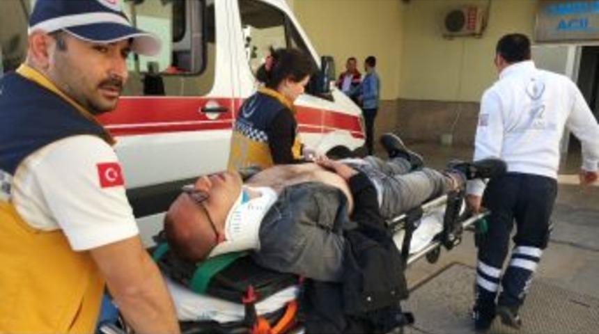 Kaskı Kayan Gen&ccedil; Motosikletten D&uuml;ş&uuml;p Hastanelik Oldu