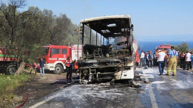 Anzakları Taşıyan Tur Otob&uuml;s&uuml; Yandı 3