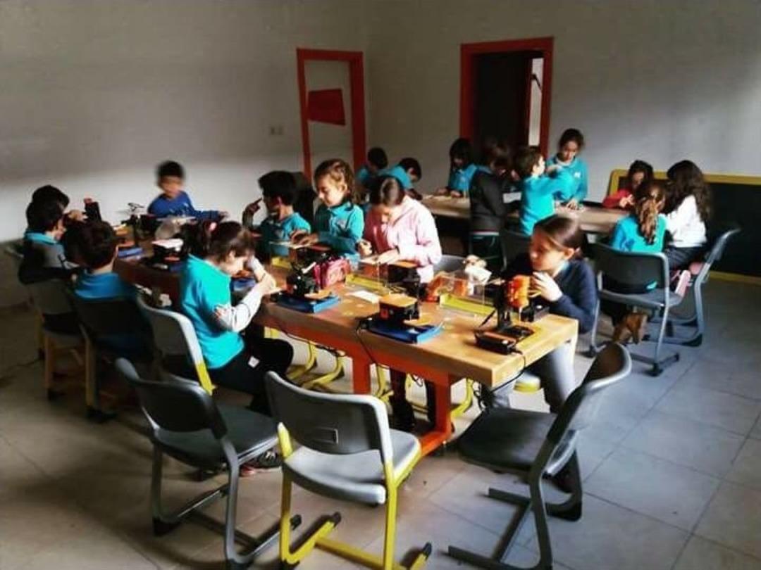 Kendi Oyuncaklarını Kendileri Yapıyorlar