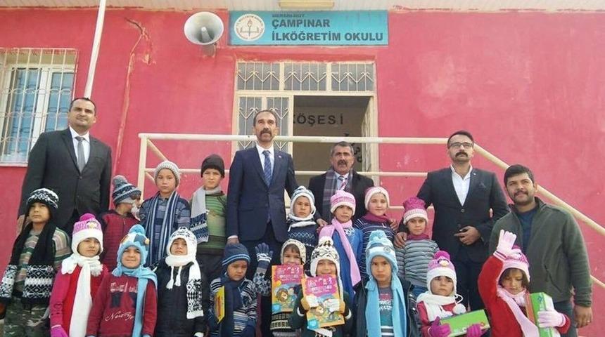 &Uuml;lk&uuml; Ocaklarından &Ouml;ğrencilere Giysi Ve Kırtasiye Yardımı