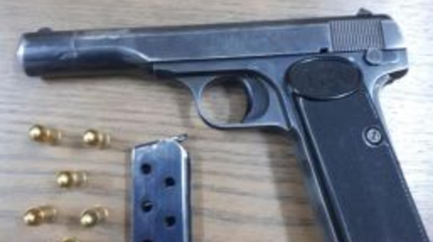 Ş&uuml;pheli Şahsın &Uuml;zerinden Tabanca &Ccedil;ıktı