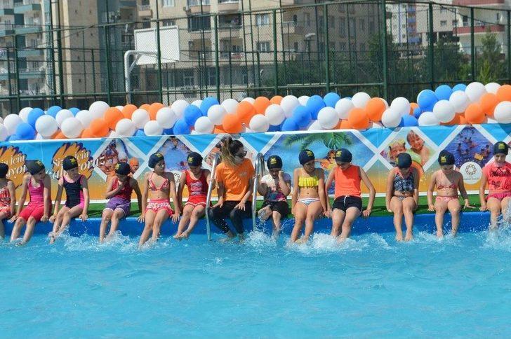 Mahalleye Kurulan Havuzla Lisanslı Sporcu Oldular G5