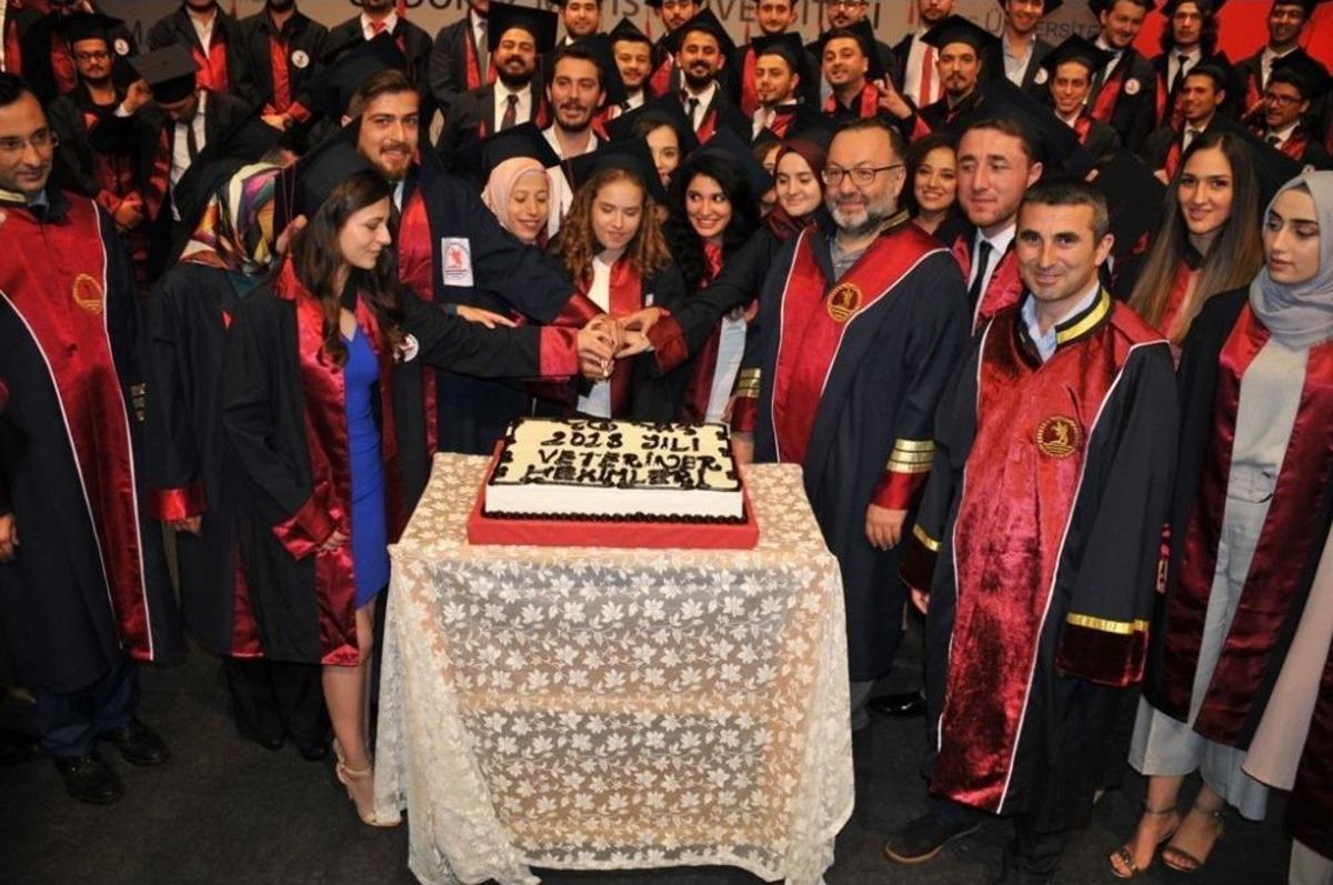 Veteriner Fak&uuml;ltesinin Mezuniyet Sevinci