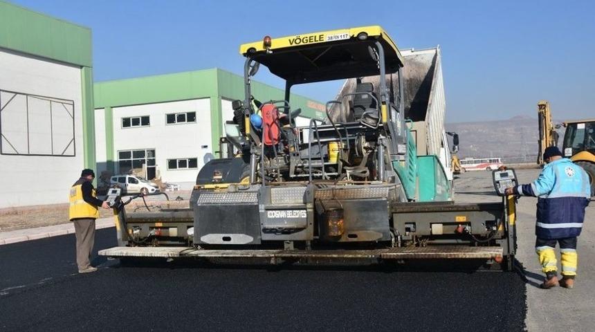Kocasinan Belediyesi Asfalt &Ccedil;alışmalarına Devam Ediyor