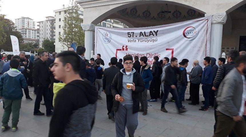 Ankara&rsquo;da Minikler &Ccedil;anakkale Şehitleri İ&ccedil;in Y&uuml;r&uuml;d&uuml;