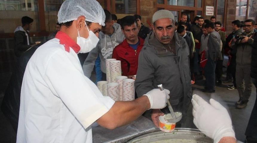 Ağrı&rsquo;da &lsquo;57 Alay Vefa Y&uuml;r&uuml;y&uuml;ş&uuml;&rsquo;ne Y&uuml;zlerce Kişi Katıldı