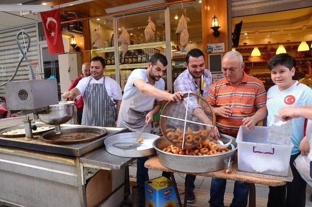 Aziz Yıldırım Seçimi Kaybetti, Turgutlulu Peynirci Lokma Döktürdü