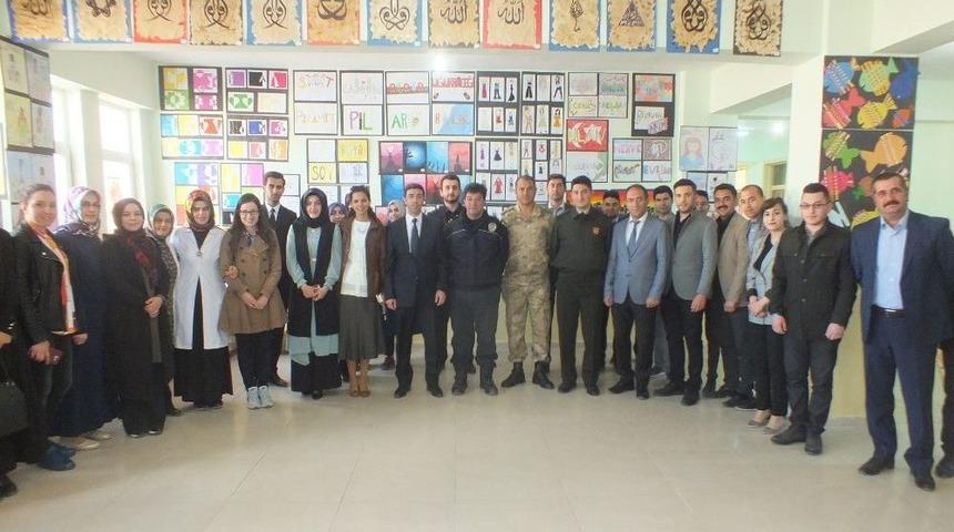 İmam Hatip Lisesinde G&ouml;rsel Sanatlar Sergisi A&ccedil;ıldı