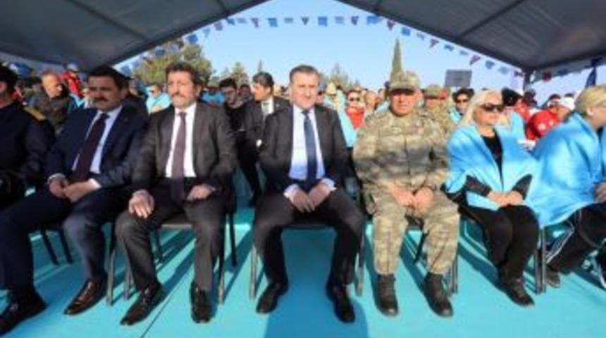 Gen&ccedil;lik Ve Spor Bakanı Bak: &ldquo;&ccedil;anakkale&rsquo;yi G&ouml;rmeyen Gen&ccedil; Kalmayacak&rdquo;