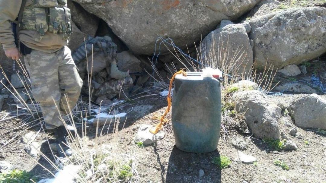 Van&rsquo;da Ter&ouml;ristlere Ait 5 Sığınak İmha Edildi