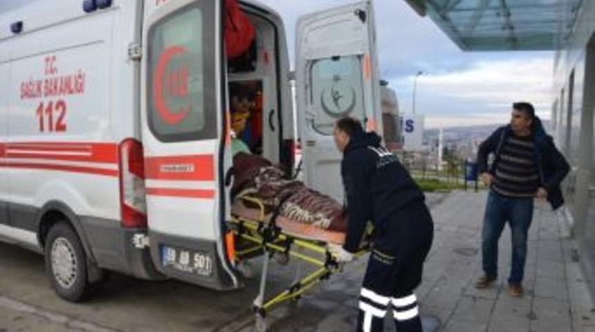 Su Deposuna D&uuml;şen İş&ccedil;iyi İtfaiye Kurtardı