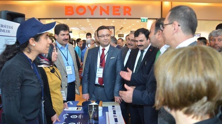 A&uuml; Kariyer G&uuml;nlerinde Tanıtıldı