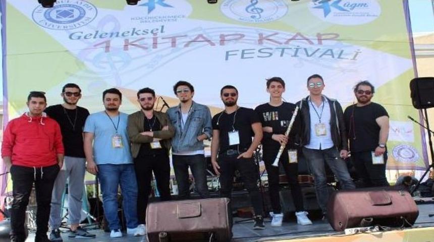 Bu Festivalde Para Değil Kitap Ge&ccedil;iyor